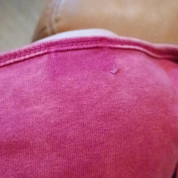 🍭🌹 Red top with flower decorations - Picture 9 of 11